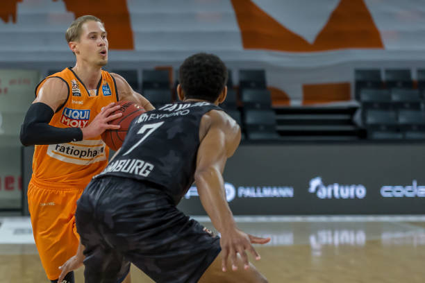 而且落地稳 而且落地稳